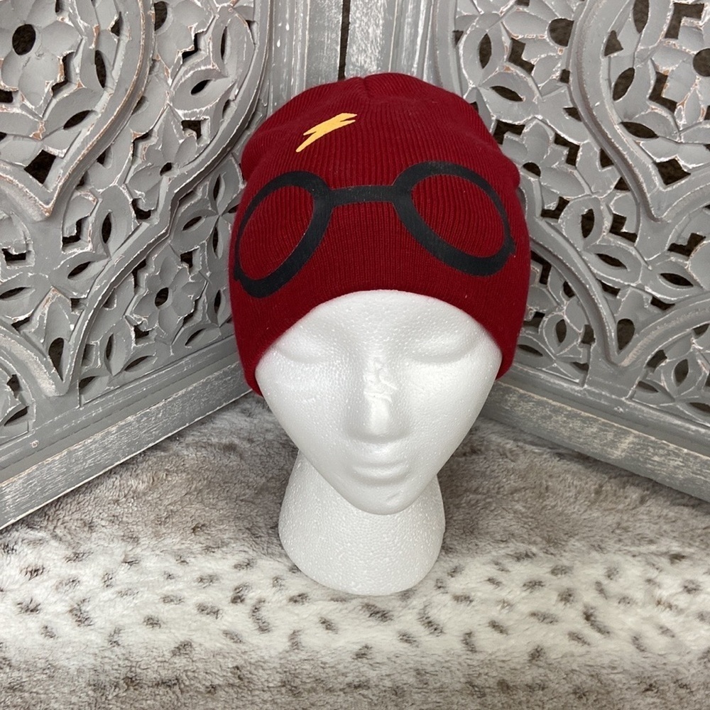Warner Bros. Harry Potter knit beanie cranberry school fandom fall warm winter